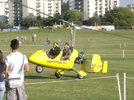 Gyrokopter på startbanan