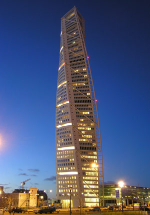 Turning Torso: Ljuset sprider sig sakta nerifrn och upp