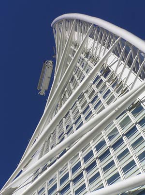 Fönsterputsningshiss utanpå Turning Torso