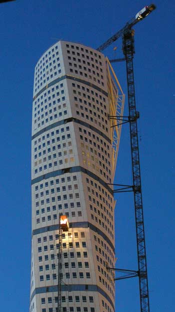 Nattarbete utanpå Turning Torso