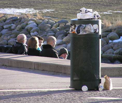 Sol och sopor i Bo01s smbtshamn